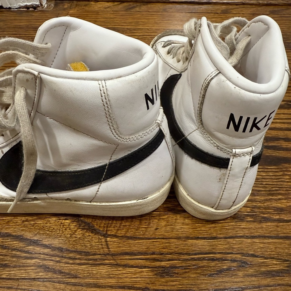 Nike Blazer Mid '77
